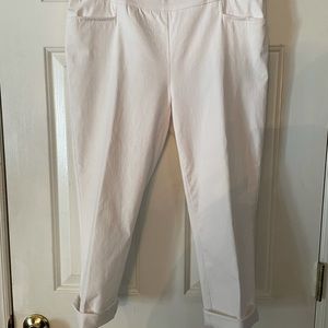 Chico’s “So Slimming” White Stretch Crop Pants